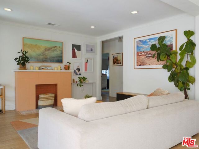6267 Meridian Street, Los Angeles CA: https://media.crmls.org/mediaz/4023f520-f762-4945-8887-2653c8070415.jpg