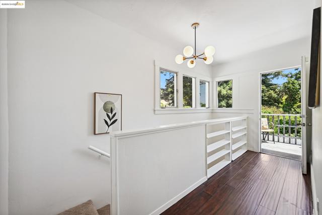 3316 Coolidge Ave, Oakland CA: https://media.crmls.org/mediaz/402481fc-94a5-42de-9e5c-bfd7a52a669a.jpg