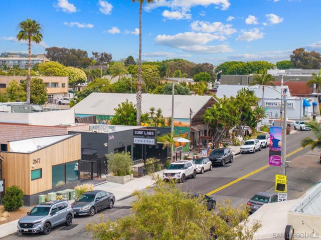 2646 State Street, Unit D, Carlsbad CA: https://media.crmls.org/mediaz/4024b918-6d50-4829-a1f4-1d0ac736d405.jpg