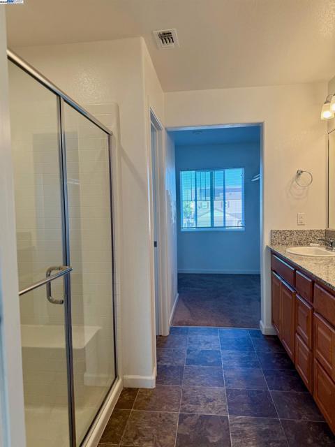105 Harp Ct, Merced CA: https://media.crmls.org/mediaz/4025440e-c3e4-4fc5-b448-73d0e205f43c.jpg