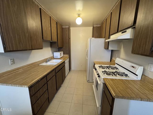 Detail Gallery Image 16 of 37 For 8800 Cedros Ave #210,  Panorama City,  CA 91402 - 1 Beds | 1 Baths