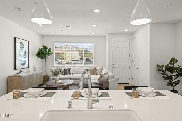 2402 Channel Drive, Ventura CA: https://media.crmls.org/mediaz/4025c2e5-aca7-46ab-812b-ae34b212c0ae.jpg