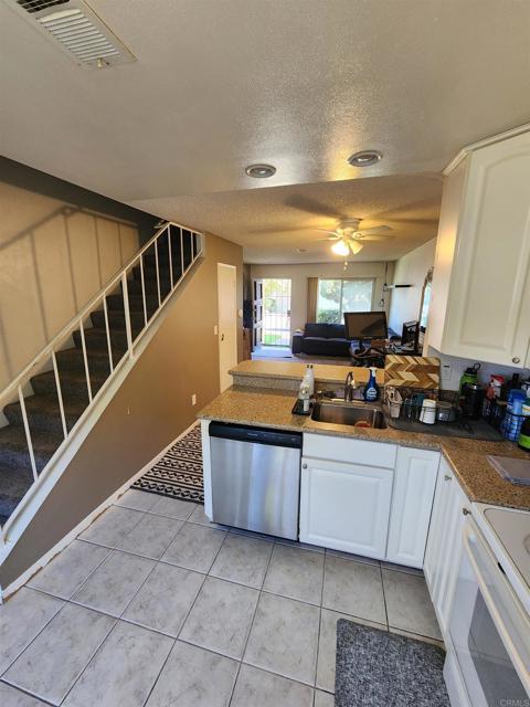 Detail Gallery Image 5 of 16 For 9914 N Magnolia Ave, Santee,  CA 92071 - 2 Beds | 1 Baths