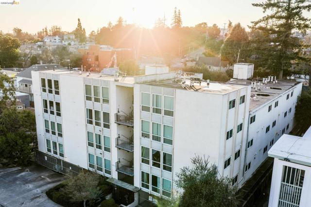 Image 17 of 42 For 3525 Dimond  