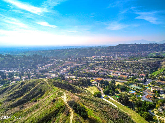 17900 Bull Canyon Road, Granada Hills CA: https://media.crmls.org/mediaz/4026e7a4-2e1a-4f05-8dd4-9d0fdd55f784.jpg