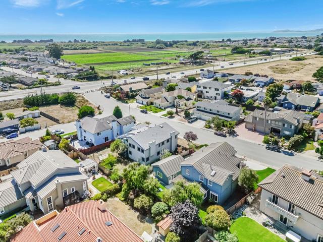 515 Silver Avenue, Half Moon Bay CA: https://media.crmls.org/mediaz/40271caa-6730-499b-9569-48a1340907dc.jpg