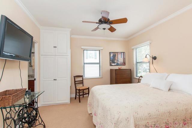 1033 Encino Row, Coronado CA: https://media.crmls.org/mediaz/40274135-559e-4010-9a32-4ec32650f9c9.jpg