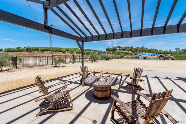 36051 E Benton Rd., Temecula CA: https://media.crmls.org/mediaz/4027e20e-9583-41b6-8c99-b82d5e04e909.jpg
