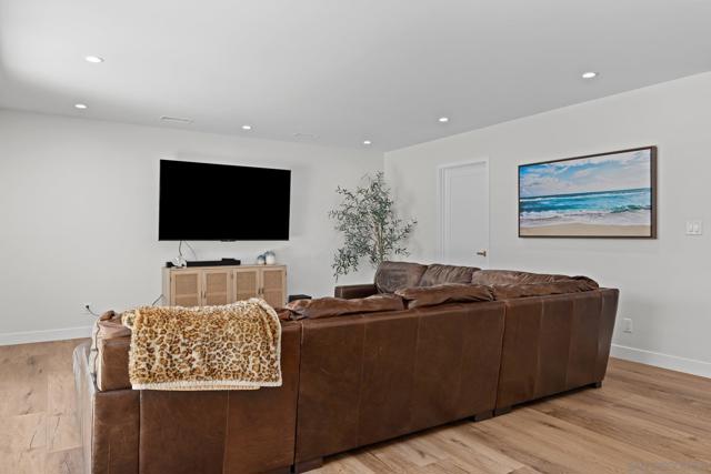 2686 Via Viejas, Alpine CA: https://media.crmls.org/mediaz/40286440-df91-495c-8c59-9d4aed691427.jpg