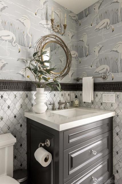 1879 Tahiti Drive, Costa Mesa CA: https://media.crmls.org/mediaz/40288627-d60d-4310-89c1-5c18dc3b436f.jpg