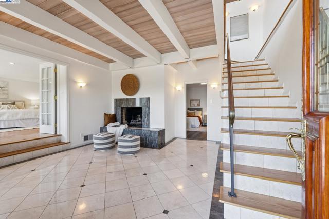 2140 Pullman Ave, Belmont CA: https://media.crmls.org/mediaz/4028d2df-072a-4ce0-88c7-f2bf76e94cf6.jpg