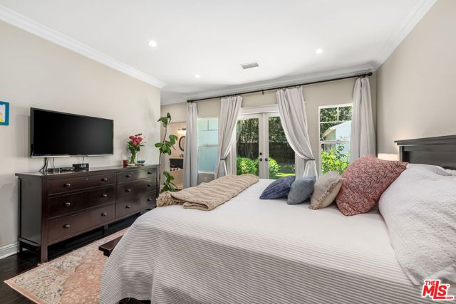 4223 Wilkinson Avenue, Studio City CA: https://media.crmls.org/mediaz/40290b7e-4ed9-4198-86e1-e5da4148fa80.jpg