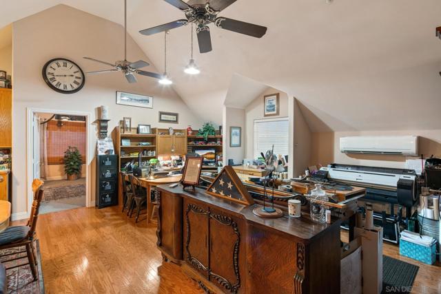 24665 Rancho Santa Teresa Dr, Ramona CA: https://media.crmls.org/mediaz/4029409e-8156-4a68-86f6-73834426d12f.jpg