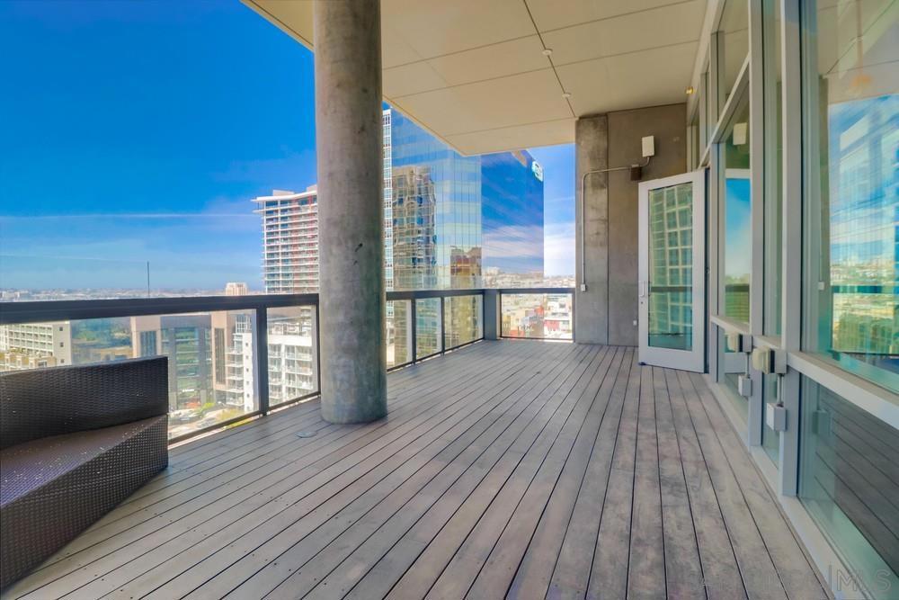 MLS #250032382SD img 10