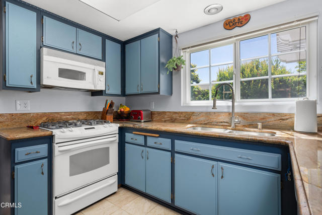Detail Gallery Image 11 of 30 For 803 Green Valley Dr, Thousand Oaks,  CA 91320 - 4 Beds | 2/1 Baths