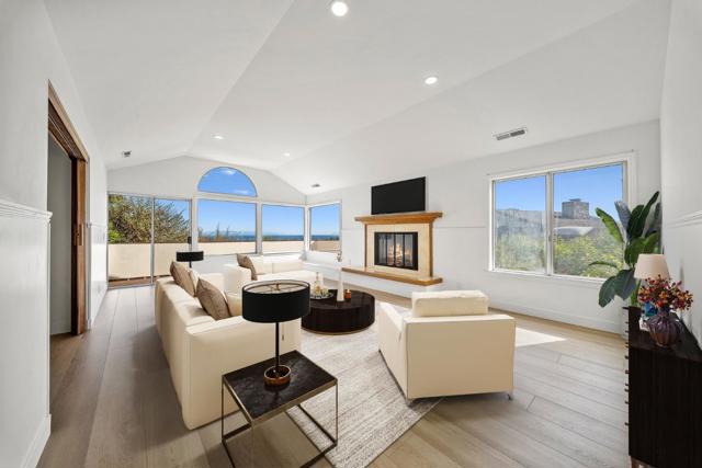 623 High Street, Santa Cruz CA: https://media.crmls.org/mediaz/402a0024-4c3f-4c26-bcc8-deb26784ccc8.jpg