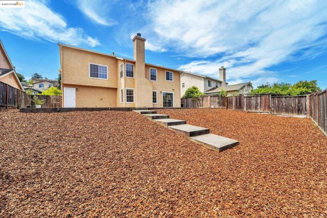 1764 Primrose Ln, Pinole CA: https://media.crmls.org/mediaz/402a42aa-4fa2-4f64-a715-9485079bd9a0.jpg