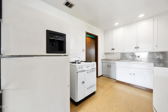 Detail Gallery Image 12 of 36 For 8416 Katherine Ave, Panorama City,  CA 91402 - 3 Beds | 1 Baths