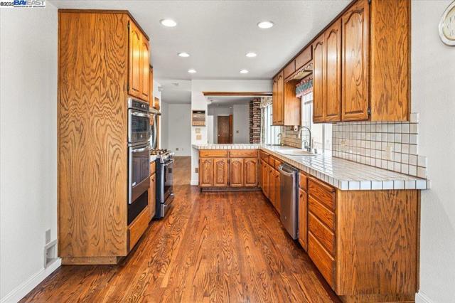 4095 Robin Ln, Castro Valley CA: https://media.crmls.org/mediaz/402bce7d-1773-4ae5-8337-770f3878ac0d.jpg