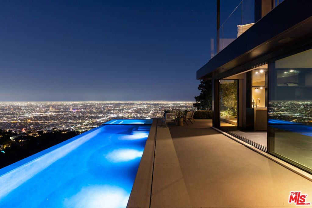 1616 Blue Jay Way — Modern