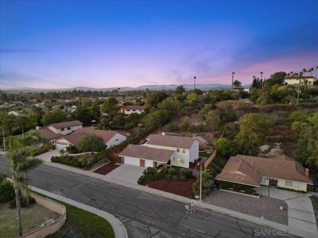 17283 Montero Rd, San Diego CA: https://media.crmls.org/mediaz/402c99a5-92df-4a33-b92d-a2d10b675af0.jpg