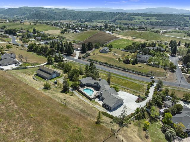 5955 Diablo Hills Road, Tres Pinos CA: https://media.crmls.org/mediaz/402dac96-13b7-43a3-aa29-a6db7682fbd9.jpg
