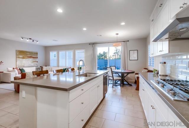 Image 28 of 75 For 9221 Helix Mesa Way