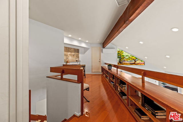 2329 Manning Avenue, Los Angeles CA: https://media.crmls.org/mediaz/402e2e26-f55d-4849-931f-a554b20f6604.jpg