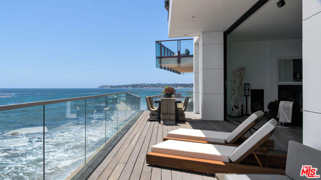 26814 Malibu Cove Colony Drive, Malibu CA: https://media.crmls.org/mediaz/402f5af9-ec4a-4ca3-8924-acb41fb89730.jpg