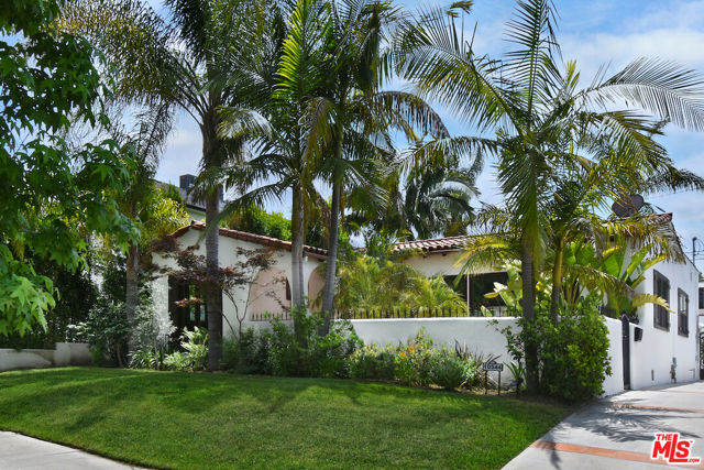 10344 Woodbridge Street, Toluca Lake CA: https://media.crmls.org/mediaz/402f8834-f4d6-4291-b280-d9a559471534.jpg