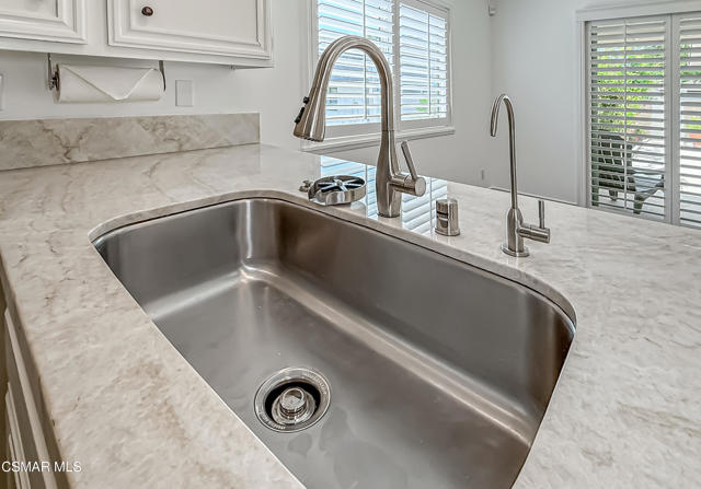 2829 Shoreview Circle, Westlake Village CA: https://media.crmls.org/mediaz/403078a7-c135-4aa5-bd42-e966efe423b7.jpg