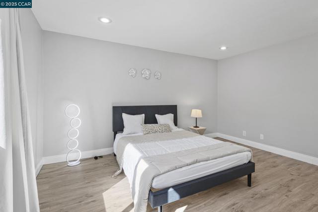 1117 Indian Summer Ct, San Jose CA: https://media.crmls.org/mediaz/40309012-35b0-4c73-a215-bc9d930ef40e.jpg