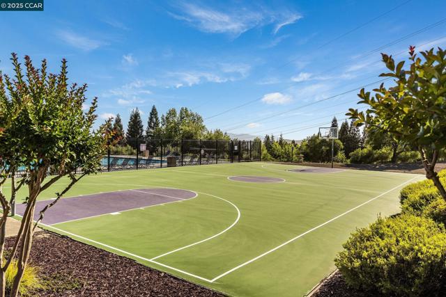 4040 Westminster Pl, Danville CA: https://media.crmls.org/mediaz/403120c1-5036-41d5-bf3e-1ae817f8ba3f.jpg