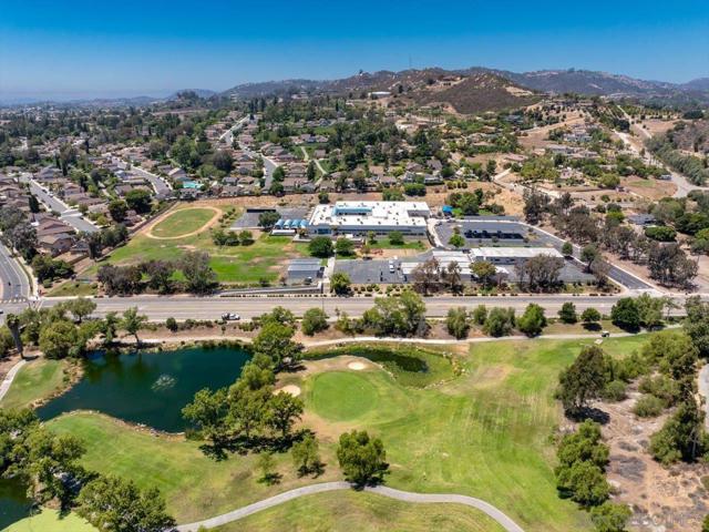 2208 Terracewood Ln, Escondido CA: https://media.crmls.org/mediaz/40313250-0422-4816-aed0-386960a9d9a6.jpg