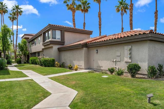 55331 Winged Foot, La Quinta CA: https://media.crmls.org/mediaz/403177de-c07d-4b3c-8ec0-803da073b9aa.jpg