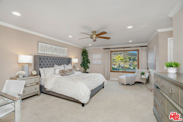 3086 Indian Mesa Drive, Thousand Oaks CA: https://media.crmls.org/mediaz/40317bdc-8ada-4ed4-a089-8f24d5ab9d8a.jpg