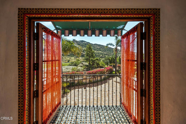 Detail Gallery Image 46 of 75 For 2940 Kuehner Dr, Simi Valley,  CA 93063 - 57 Beds | 40 Baths