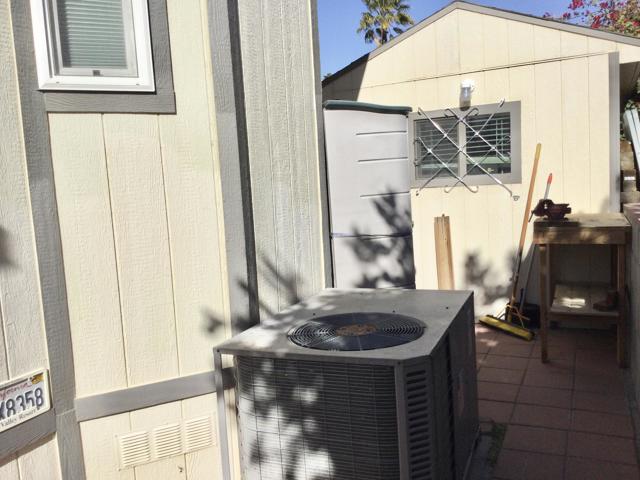 74711 Dillon Rd Spc 948, Desert Hot Springs CA: https://media.crmls.org/mediaz/4032014d-735a-4ebe-abdc-e56ecd9675c4.jpg