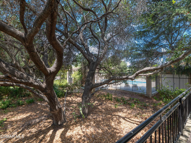 1368 Ashton Park Lane, Newbury Park CA: https://media.crmls.org/mediaz/40323faf-c725-468f-94fa-f57d5f68fe45.jpg