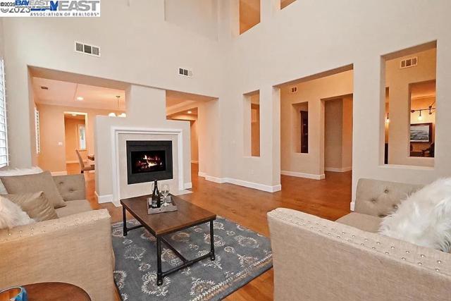 787 Barleta Ln, Livermore CA: https://media.crmls.org/mediaz/4032e37b-7a90-49f1-b9b4-f73ee6635399.jpg