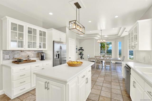 17342 Tam O Shanter Dr, Poway CA: https://media.crmls.org/mediaz/40335d35-a531-4d4f-a2b0-310ee3813fe0.jpg