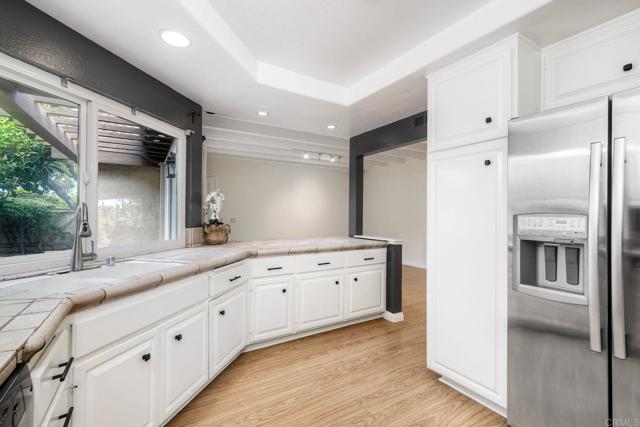 Detail Gallery Image 12 of 32 For 1729 Gascony Rd, Encinitas,  CA 92024 - 3 Beds | 2 Baths