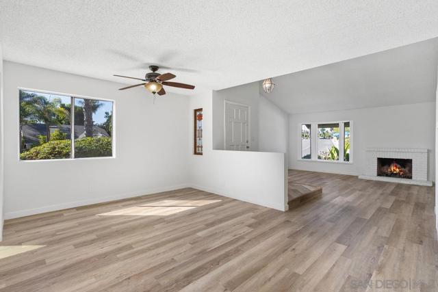 464 Dorsey Way, Vista CA: https://media.crmls.org/mediaz/403454f6-07e0-4274-b047-47ce20af9ecc.jpg