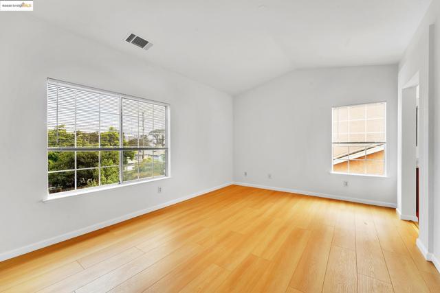 1764 Primrose Ln, Pinole CA: https://media.crmls.org/mediaz/40347a06-f852-4334-a836-ef237ab83b35.jpg