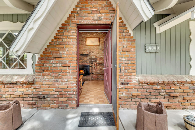 54640 Marian View Drive, Idyllwild CA: https://media.crmls.org/mediaz/40354bb0-a9bd-4284-856a-b3a3c7e92277.jpg