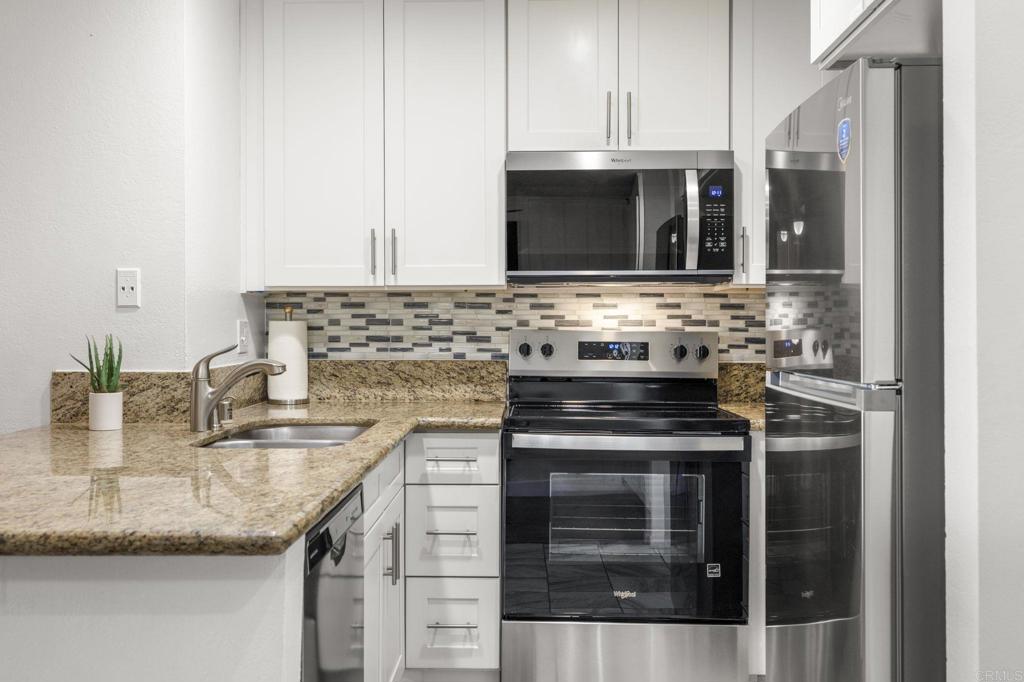 999 Pacific Street - photo 8