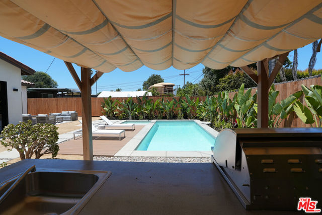 4936 Coolidge Avenue, Culver City CA: https://media.crmls.org/mediaz/403662f9-e56e-4224-a035-2624e1d9a4a5.jpg