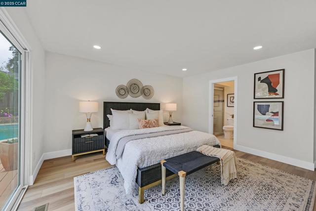 2043 Gill Port Ln, Walnut Creek CA: https://media.crmls.org/mediaz/4036ae39-0cfd-4b39-95c4-96f23e12a69f.jpg