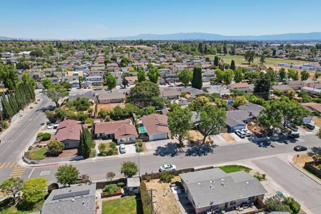 1672 Edsel Drive, Milpitas CA: https://media.crmls.org/mediaz/4036ec5b-6be9-4480-8558-f766d1c2a47b.jpg