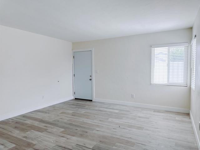 278 Oxford St, Chula Vista CA: https://media.crmls.org/mediaz/4036fb4d-1e4a-4372-99c7-30c8fff73900.jpg